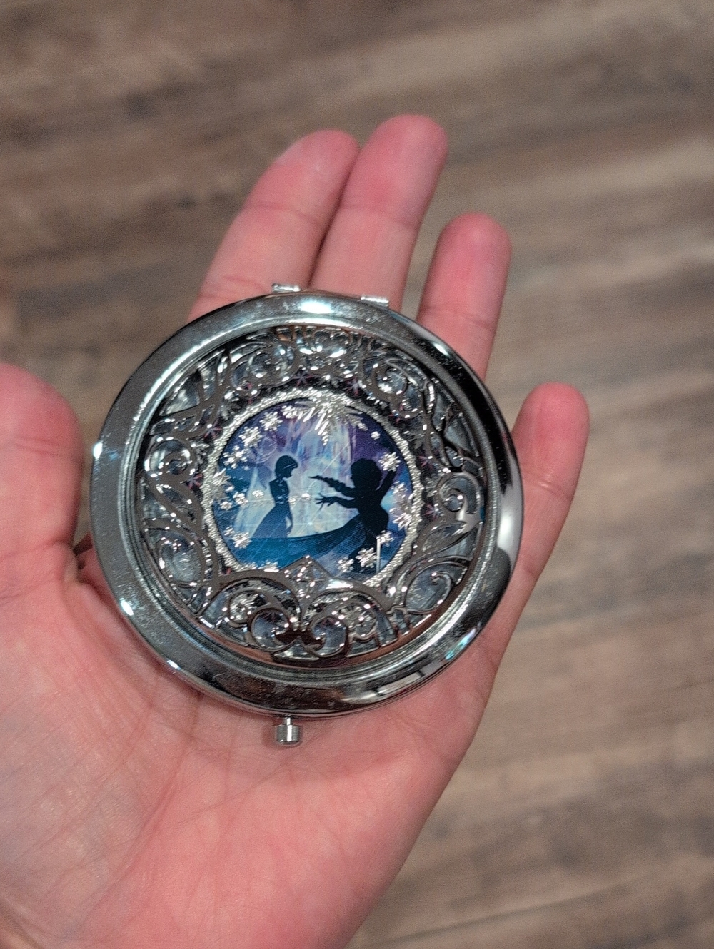 Frozen Mirror - Picture 2 of 6